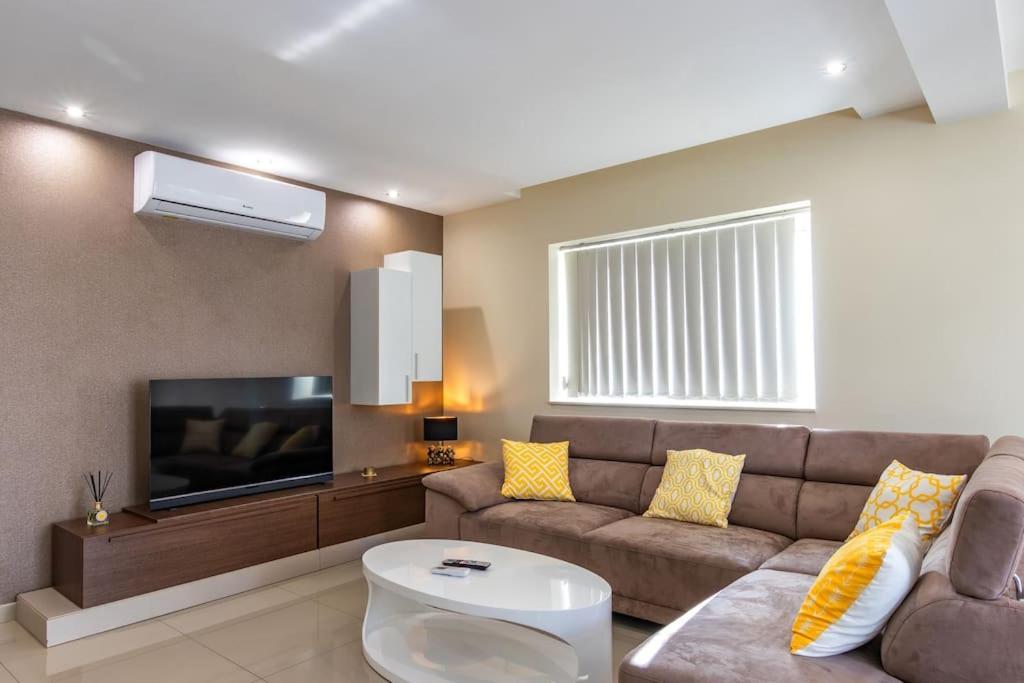 Modern 3 Bedroom Apartment Close To Paceville And Beach Is-Swieqi Eksteriør bilde